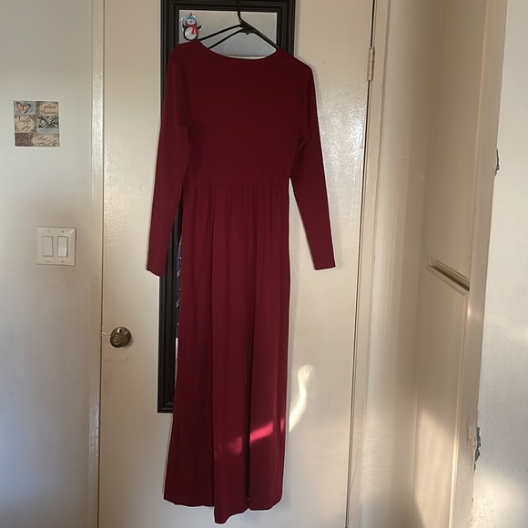 Elegant dress with high slit! Brand new! - Picture 3 of 4